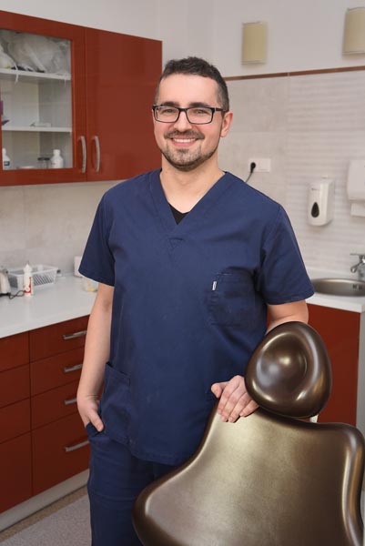 Lek. dent. Tomasz Kopciuch